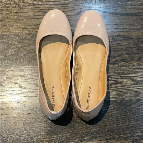 Women’s Nude Ballet Flats - Picture 2 of 3